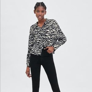 💥2 for $30 ZARA Cropped Zebra Print Top Size XS